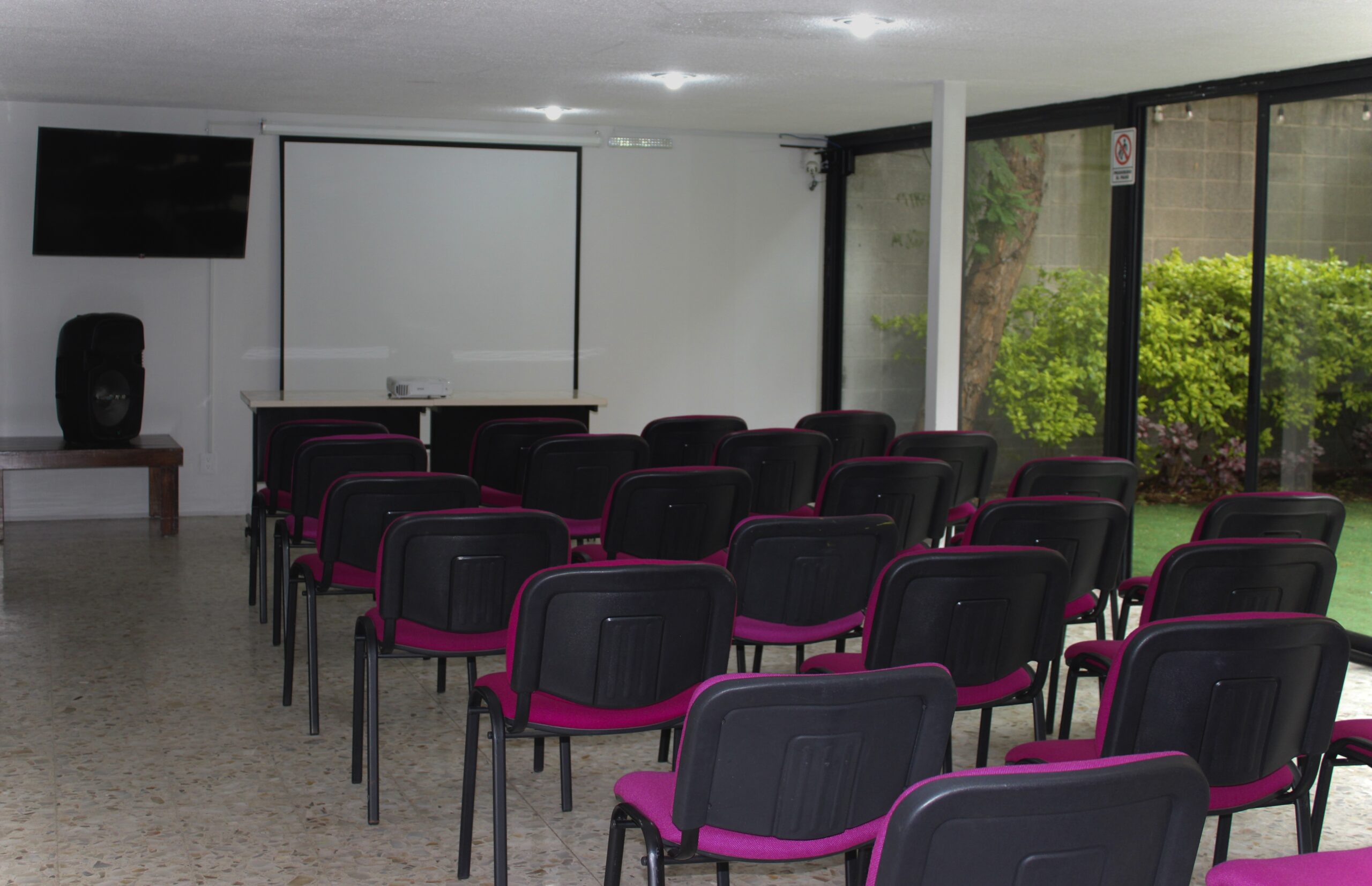 MONTAJE TIPO CONFERENCIA